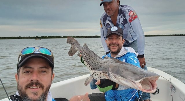 Pesca de Surubí en Corrientes - Sergio Revilla, Ezequiel Fusero y Carlos Torres - Puerto Paraíso